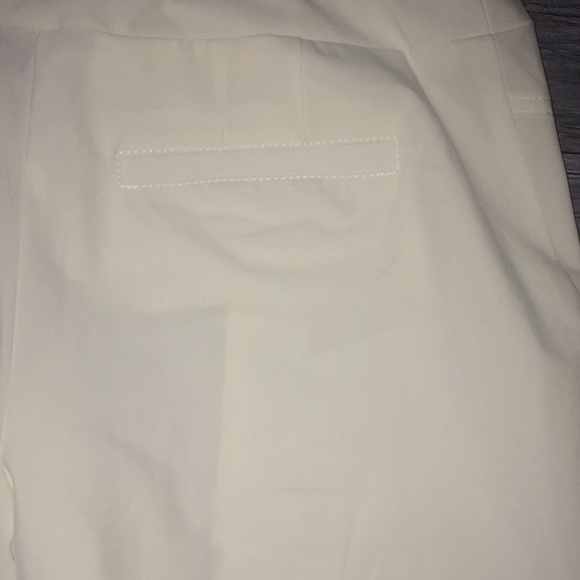 Zenergy by Chico’s White Pull On Shorts - Picture 8 of 9